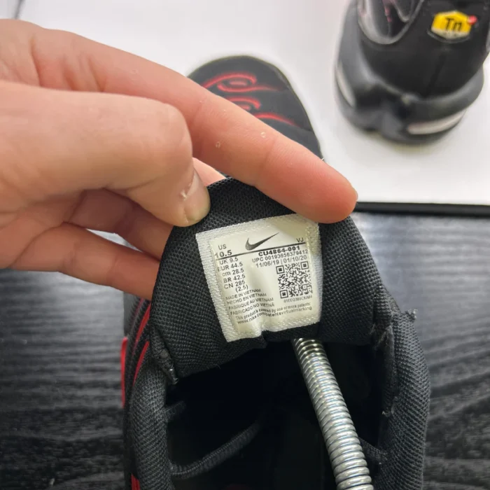 Nike Bred Tn Sneakers Black (3)