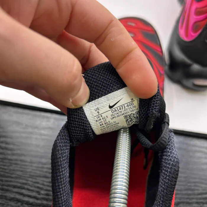 Nike Supreme Tn Sneakers Red (3)