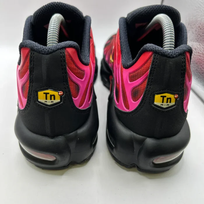 Nike Supreme Tn Sneakers Red (4)