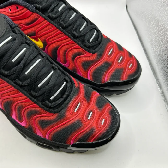 Nike Supreme Tn Sneakers Red (5)
