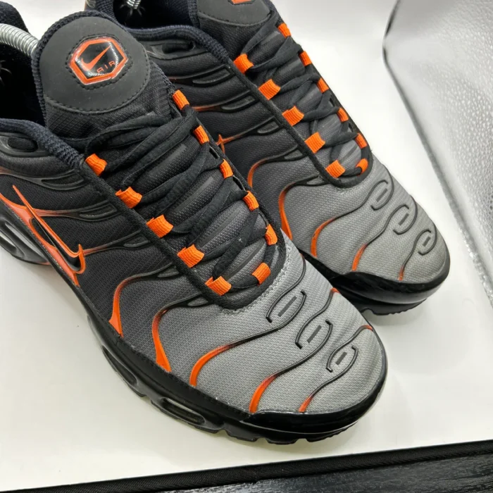 Nike Total Orange Tn Sneakers Black (5)
